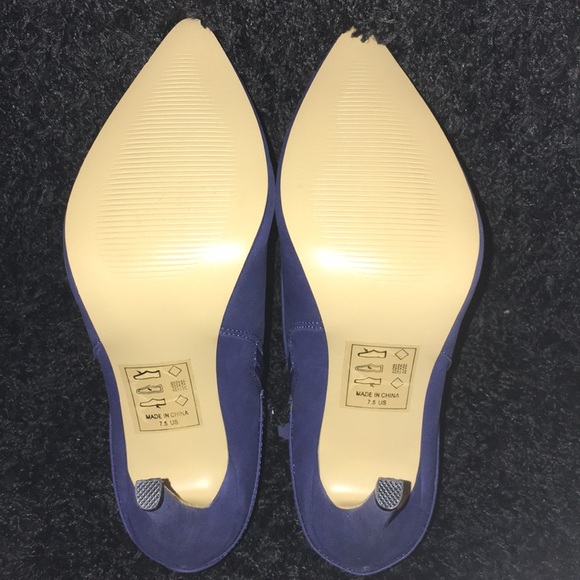 Heels - Picture 4 of 4